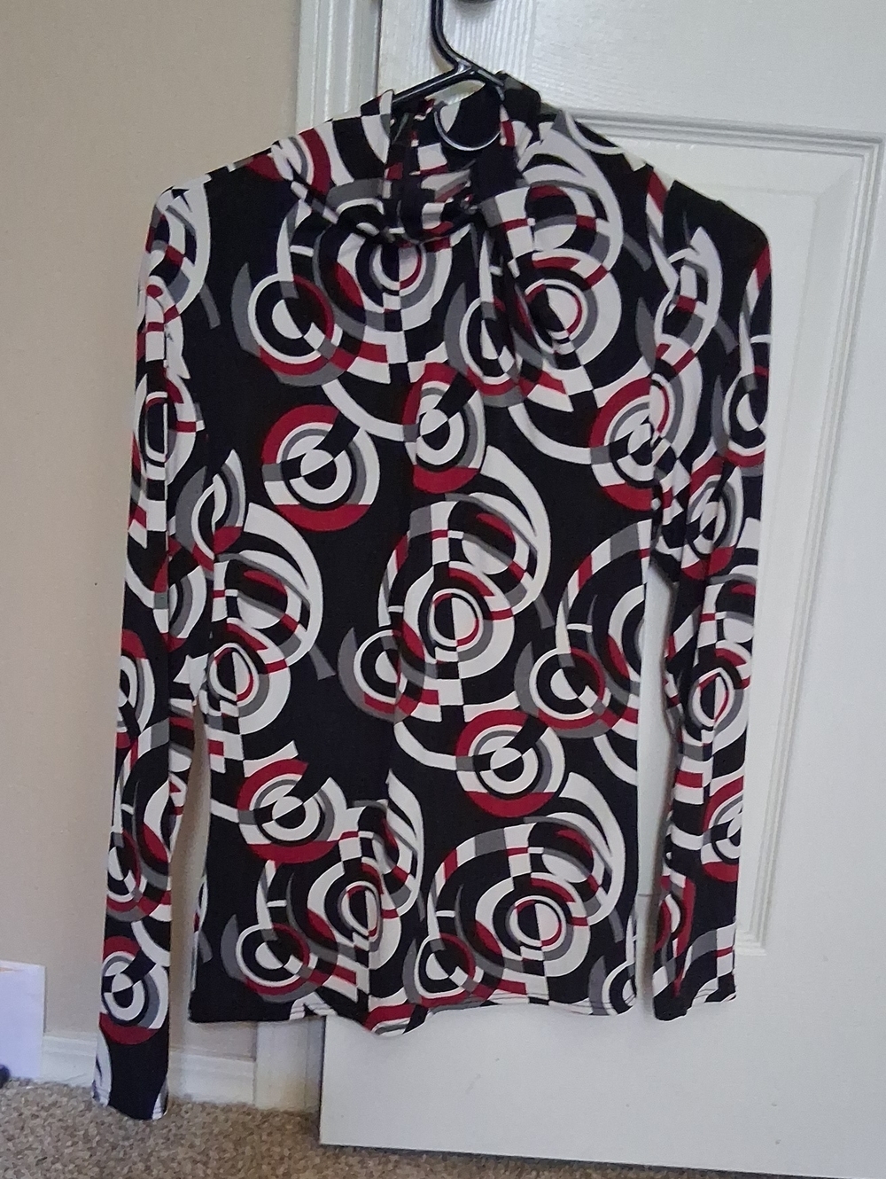 Long-Sleeve Bow-Neck Graphic Tee in Black, White & Red